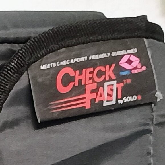 VGUC: Solo Laptop, Black Check Fast Padded Laptop Sleeve Case - Picture 3 of 4